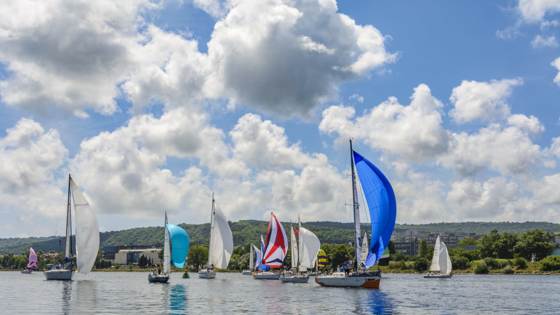 Felkapott lett a Balaton a J/70-esek között Balaton a J/70-esek hajó