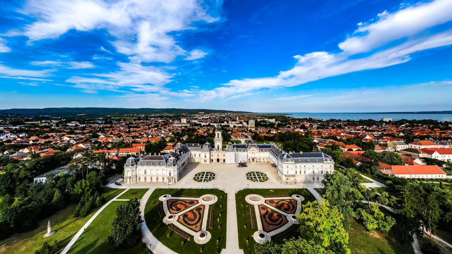 Keszthelyi Balaton-part fejlesztésének tanulmánytervei Elkészültek a keszthelyi Balaton-part fejlesztésének tervei