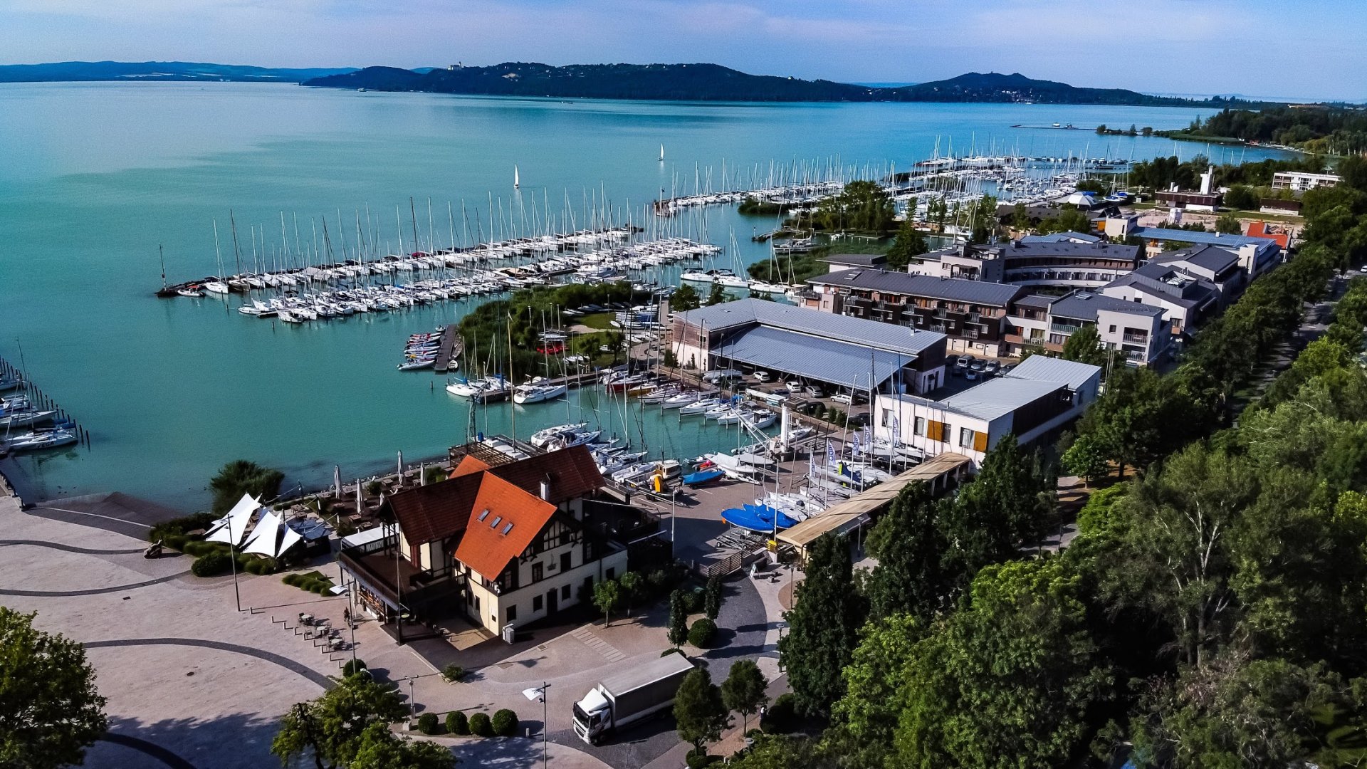 A hétvégén Balatonfüreden életre kel a történelem: 50. évfordulós különleges programok lesznek