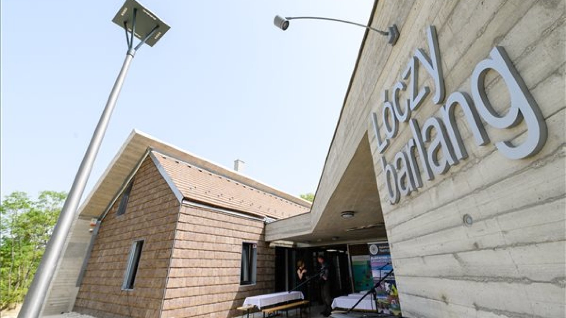 Szuper kiállítások várnak: átadták a balatonfüredi Lóczy-barlang Látogatóközpontot