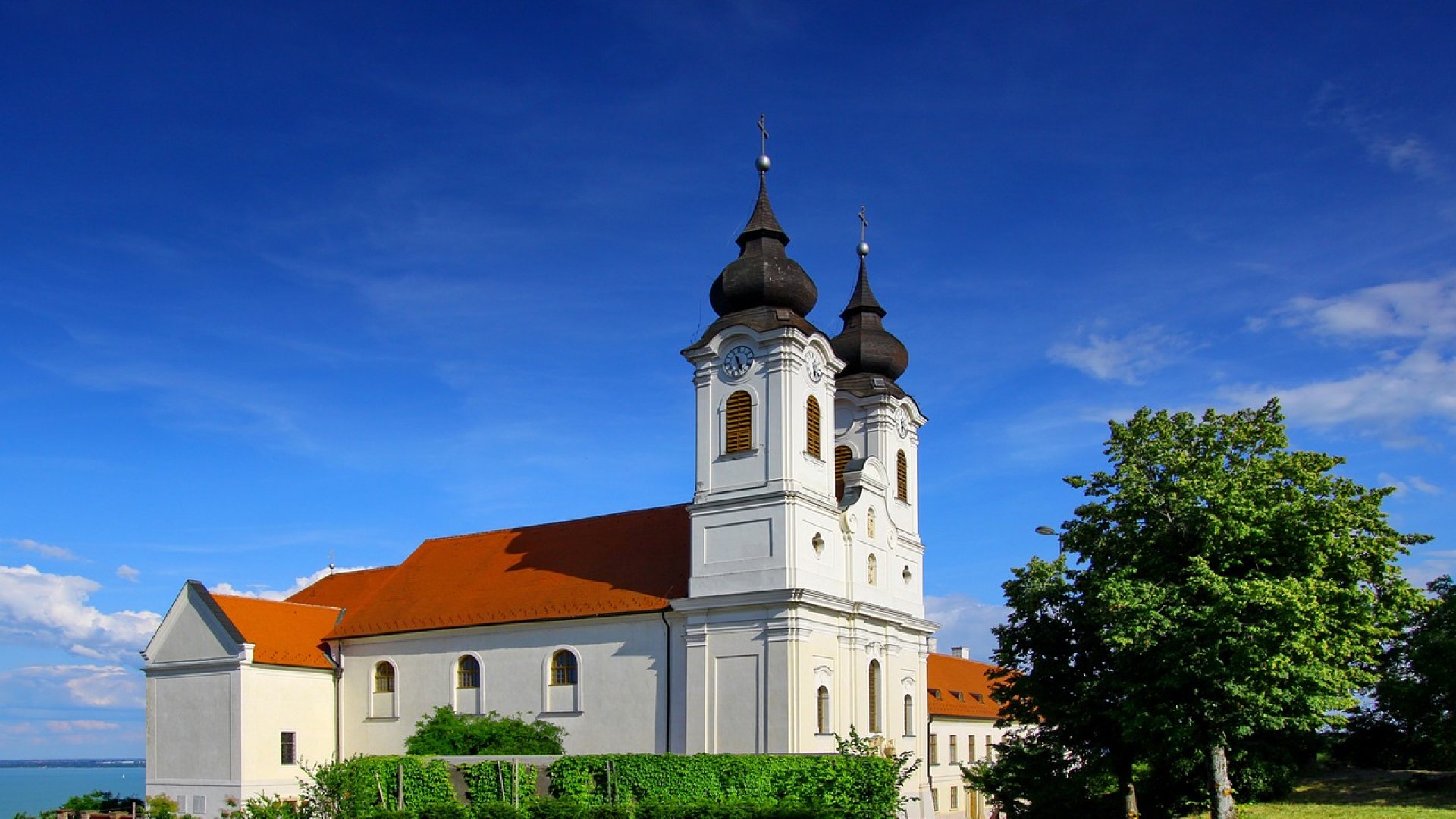 A balatoni kecskeköröm és a tihanyi visszhang legendája 