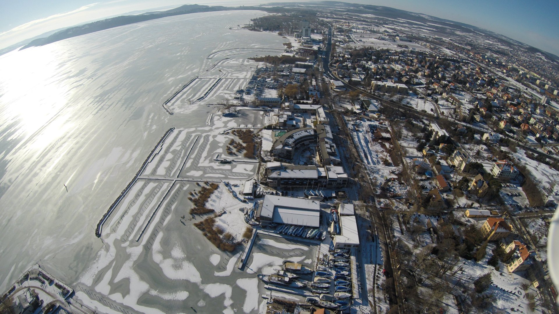 Nemsokára már síelni is mehetünk a Balatonhoz, nemcsak strandolni