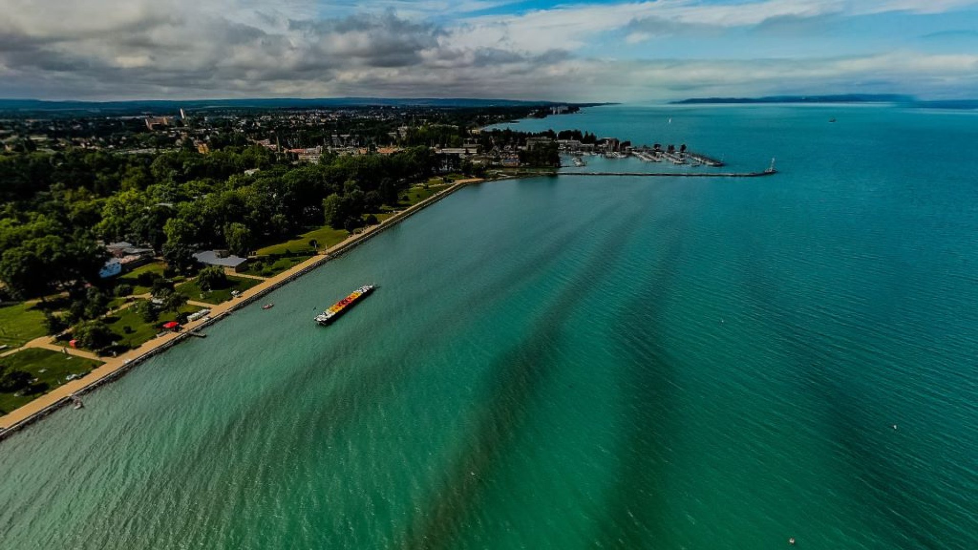 Hatalmas fejlesztések indulnak a Balatonnál 2020-ban Jövő nyári fejlesztések a Balatonnál