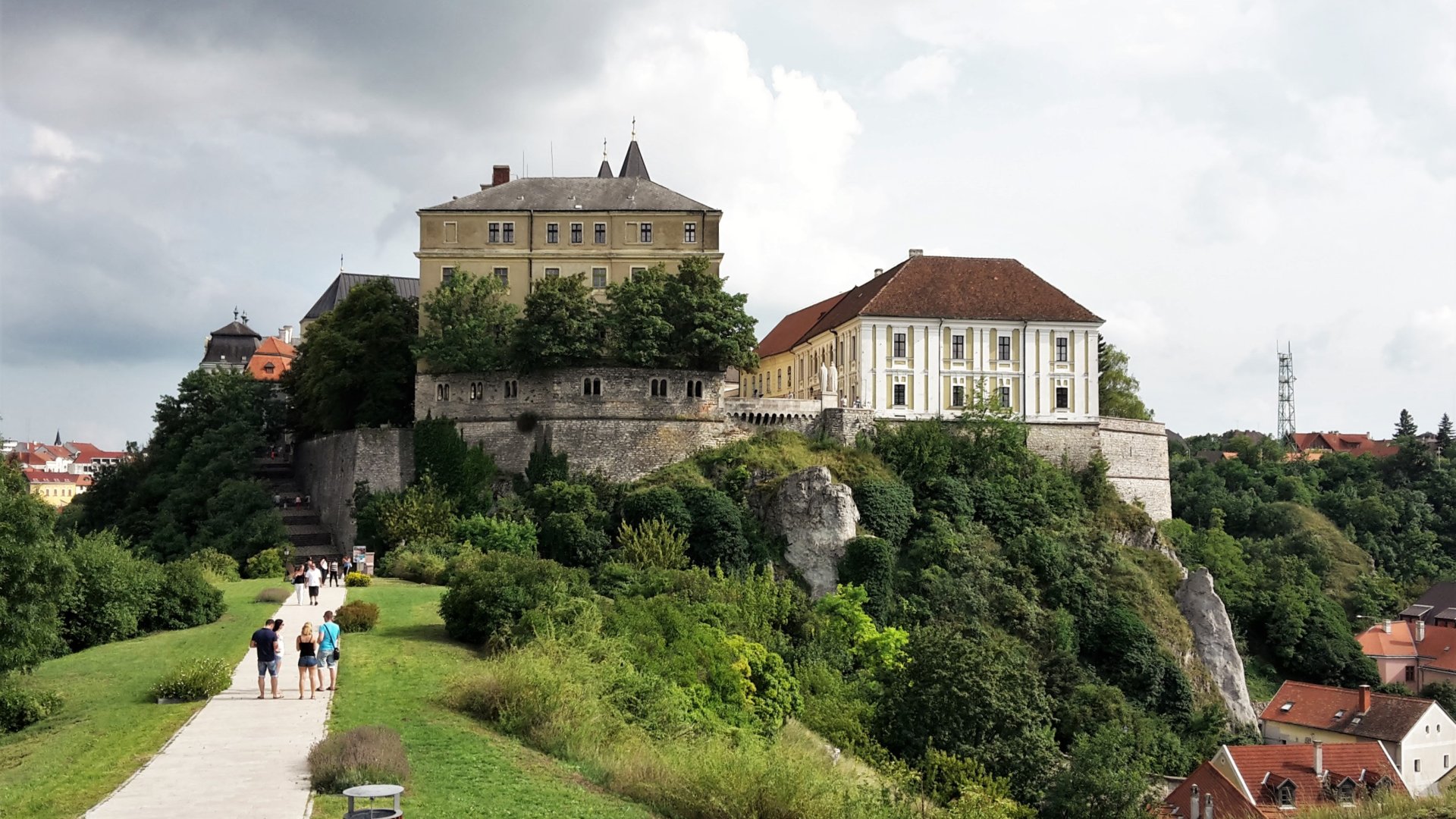 Veszprémben és Balatonfüreden öt helyszínen mintegy negyven magyar filmmel, hat magyar filmklasszikussal, hét animációs filmmel Csütörtökön kezdődik a Veszprém-Balaton Filmpiknik, a szombatig tartó ingyenes rendezvényen