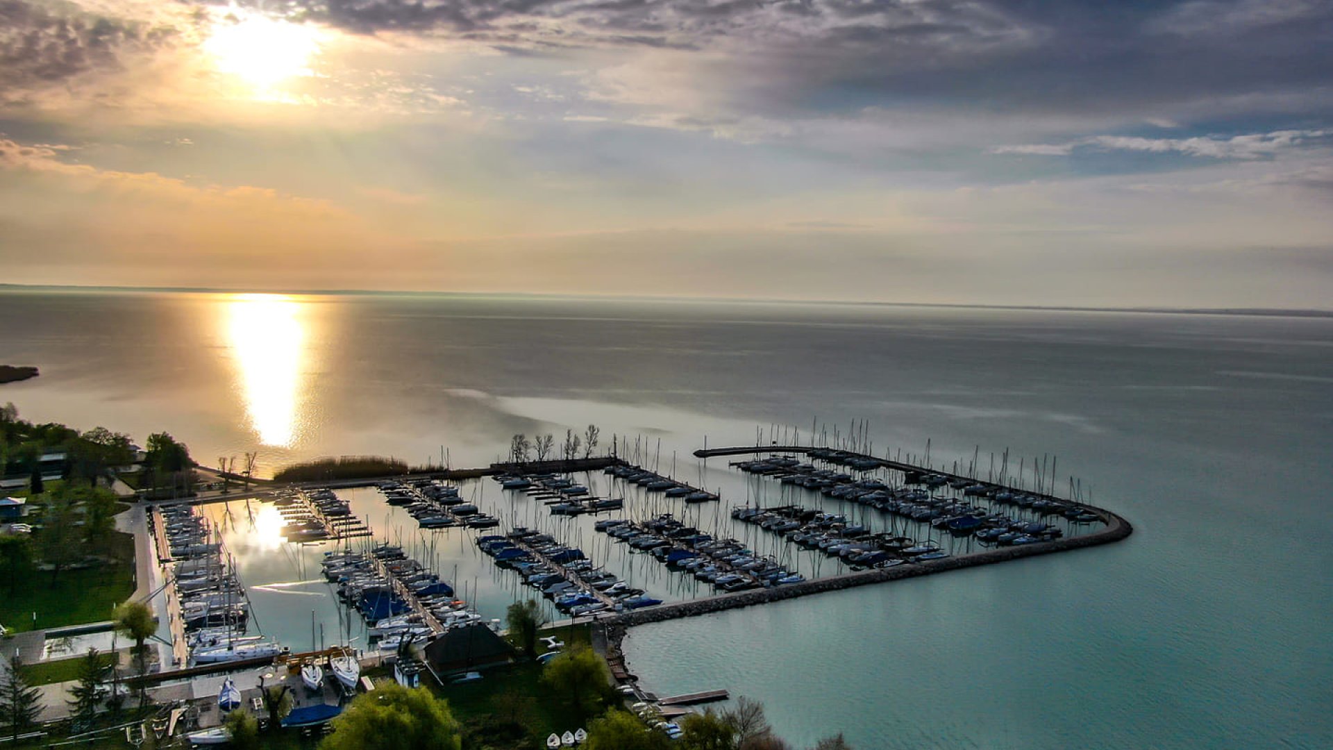 Ezért éri meg a Balatonra menni a külföldiek szerint 10 ok, amiért megéri meglátogatni a Balatont