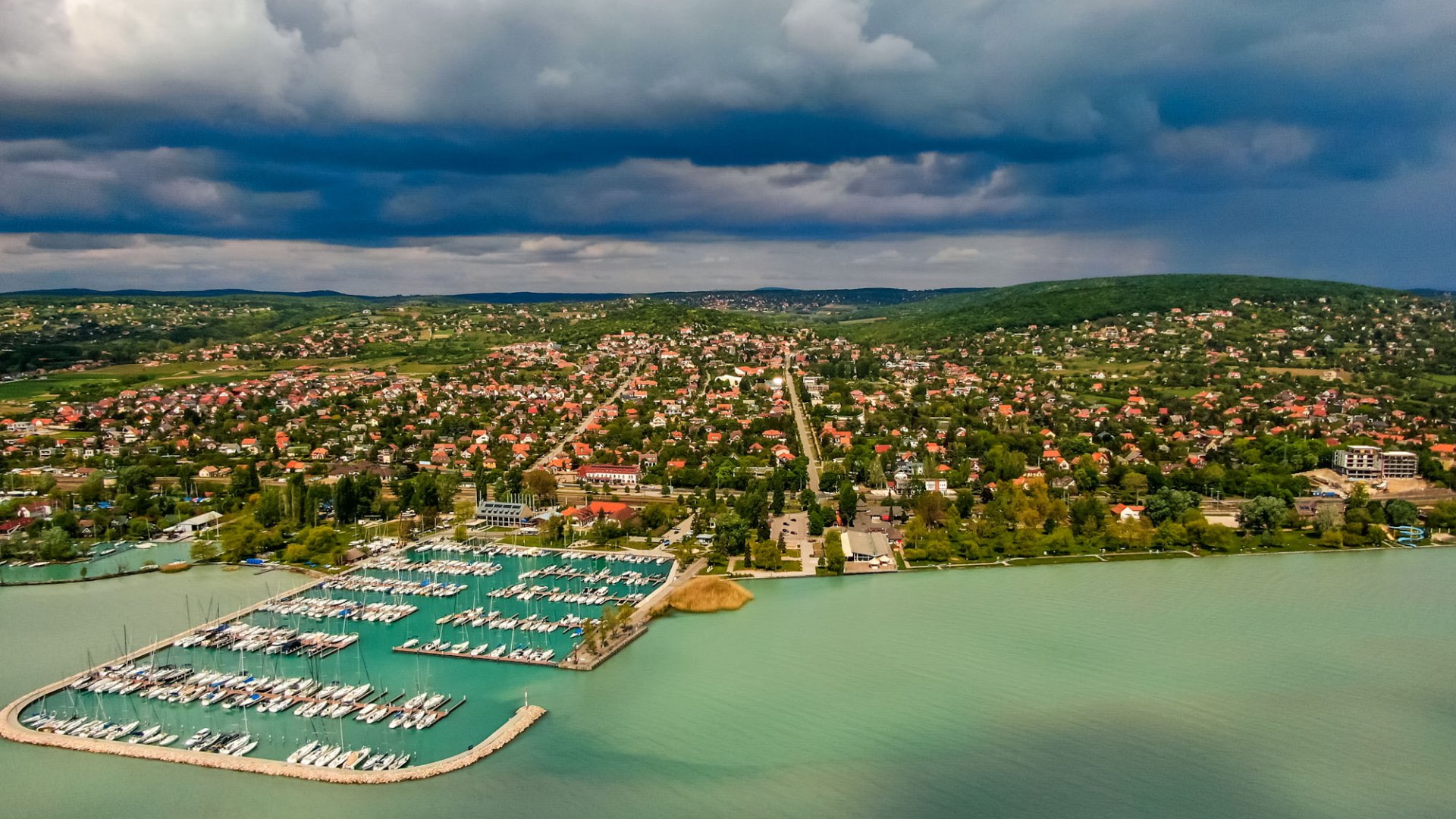 Alsóörsre megyek nyaralni, mi van ott, segítsetek?! Programok, nevezetességek?