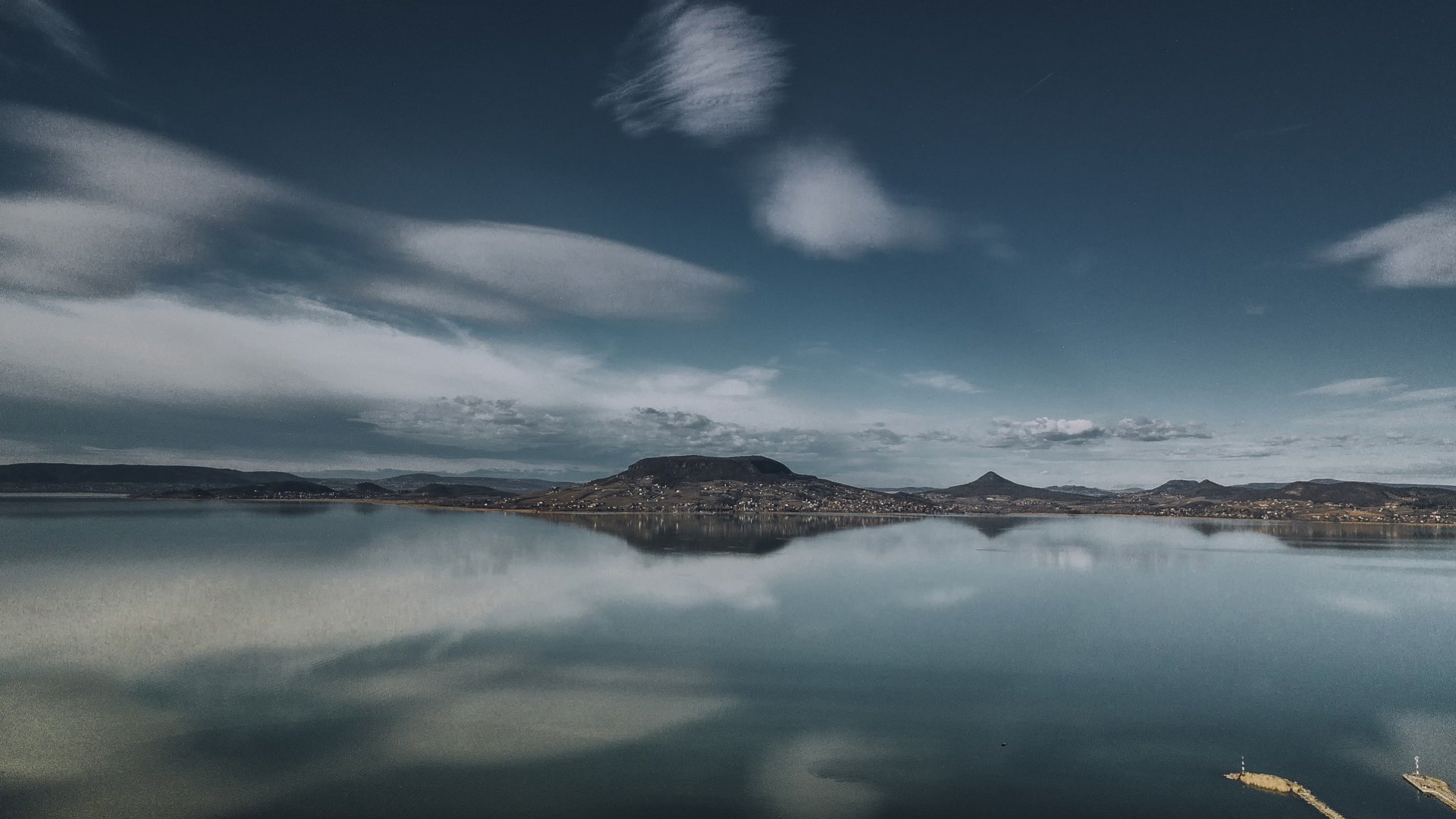 Gyönyörű videón a Balaton Gyönyörű felvételen a Balaton