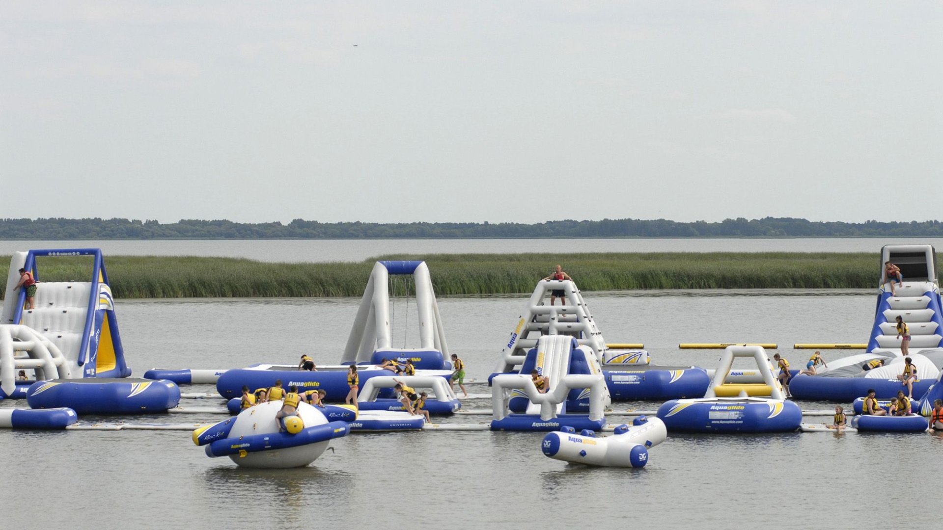 Játszótér a Tisza-tó vizén Játszótér a Tisza-tó vizén