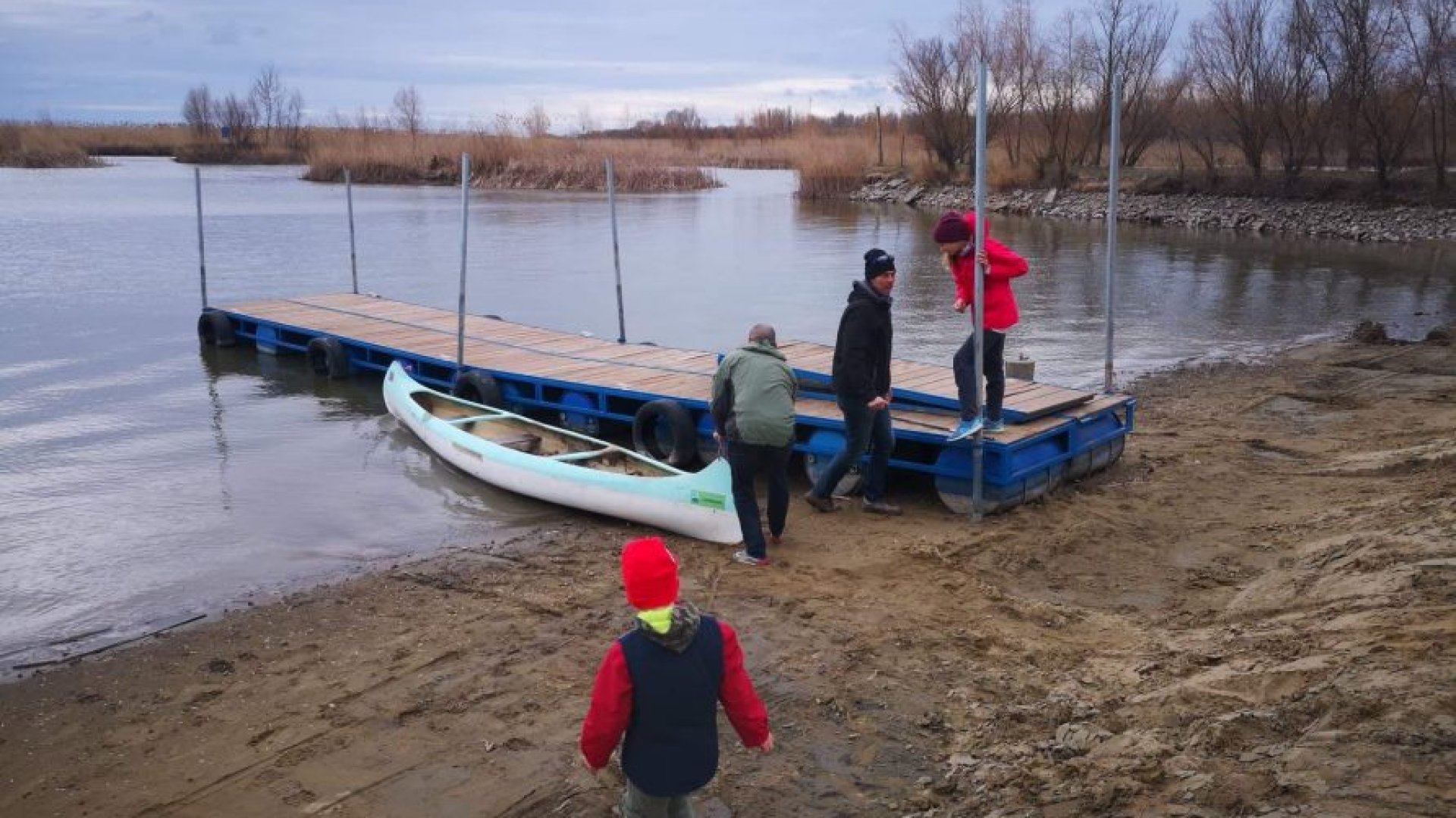 Vannak még igazi apák... Tisza-tó és a labda! Vannak még igazi apák... Tisza-tó és a labda!