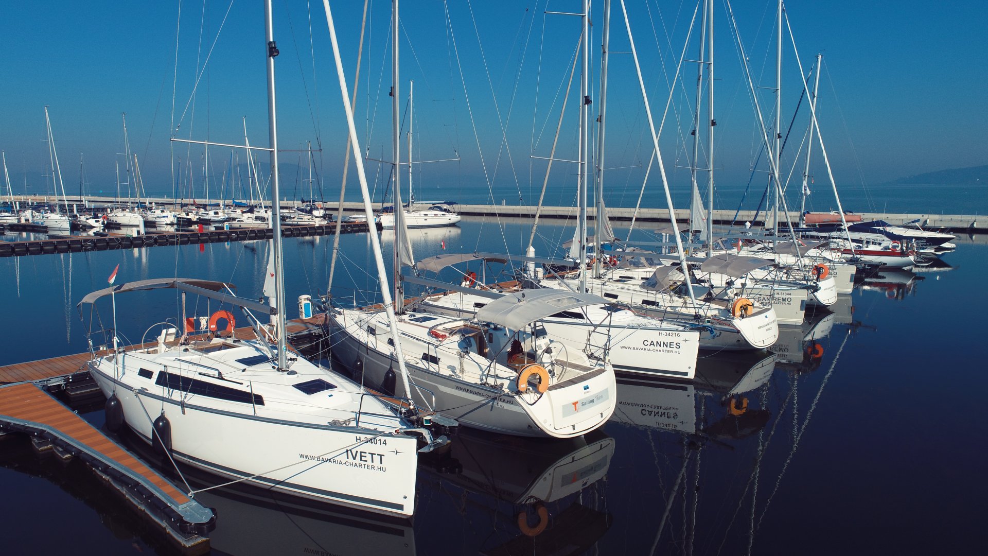 Vitorlázás a Balatonon Balatoni vitorlázás? Ezért érdemes neked is kipróbálnod!