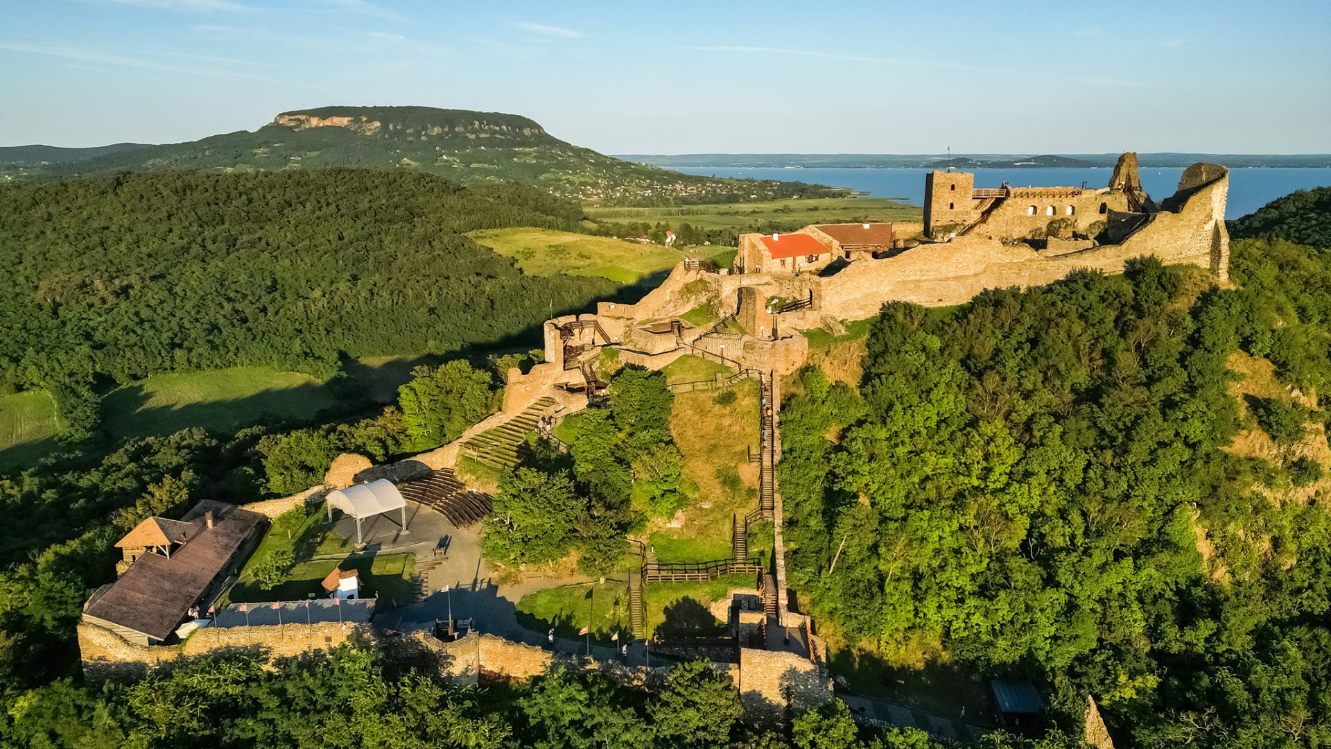 Szigligeti vár, ahol a Balaton egyik legszebb panorámája tárul eléd
