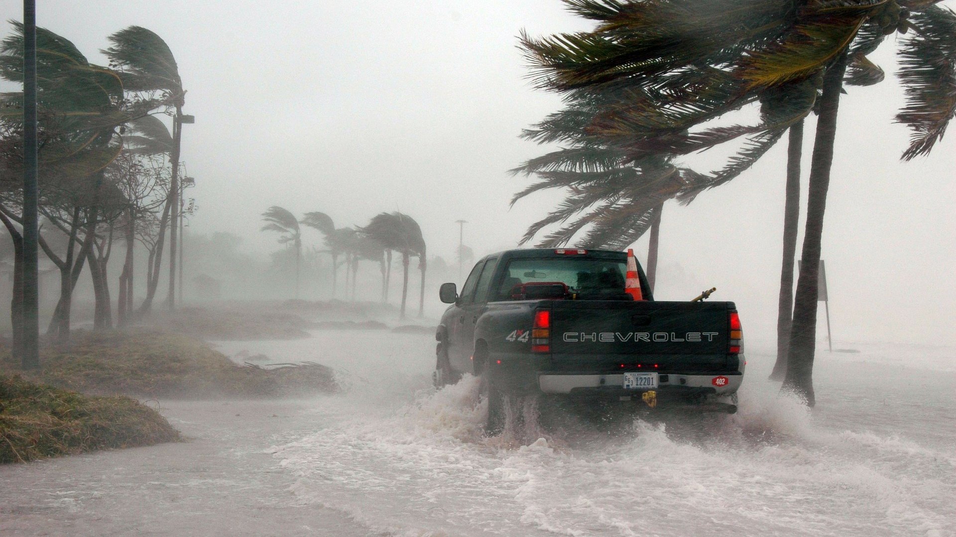 Élőben videózta Irma pusztító hurrikán tölcséreit – Félelmetes! Élőben videózta Irma pusztító hurrikán tölcséreit – Félelmetes!