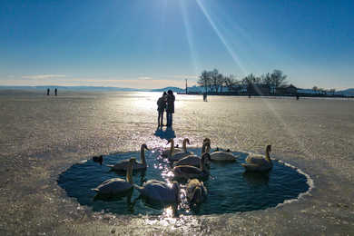 Fontos figyelmeztetést adott ki a rendőrség: életveszélyes a Balaton jege