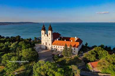 Filmek egyenesen a Balaton partról: íme a top 5 film, ami a Balatonon játszódik