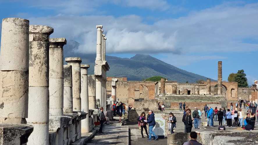 Utazás Pompeibe gyerekkel - hogyan lesz a legjobb, legélvezetesebb és legolcsóbb, mit nézz meg a környéken, hogyan utazz és hol szállj meg Pompei környékén?