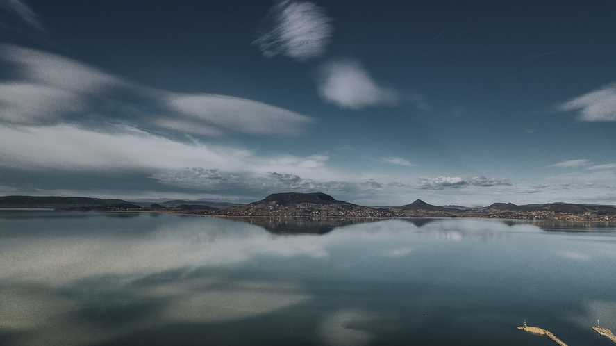 Gyönyörű felvételen a Balaton