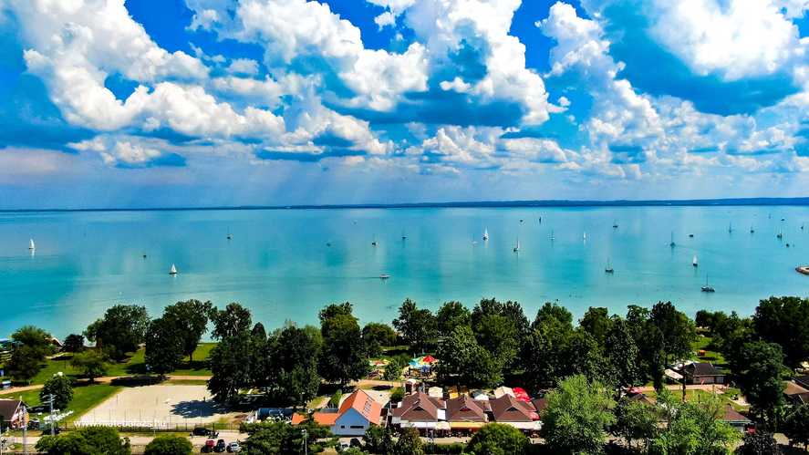 Íme a Balaton dala 2020