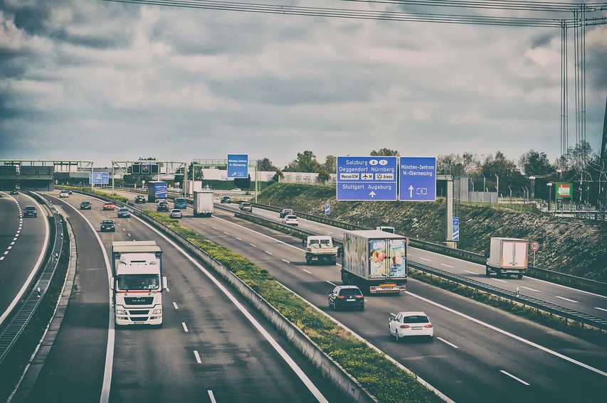 Bírságolták a Balatonra érkező autókat