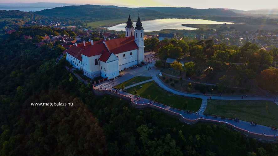 Turisztikai fogadóközpont épül Tihanyban még idén