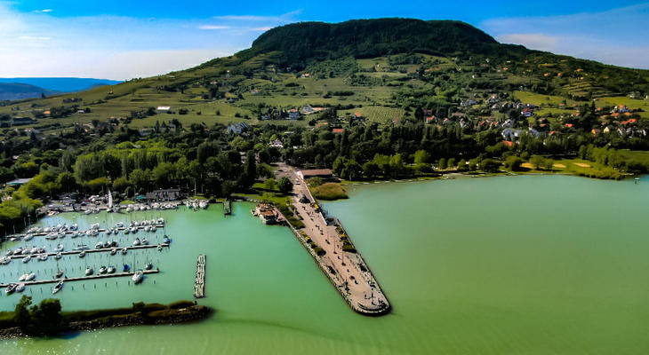 Szinyei Merse Pál festő a Balatonon