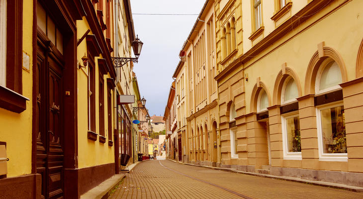 Eger üres utcája