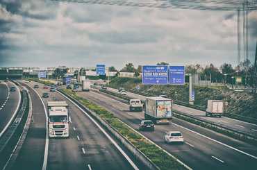 Bírságolták a Balatonra érkező autókat