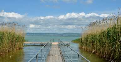 Telt ház a Balatonon!