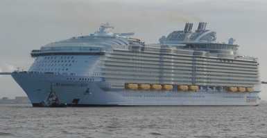 Symphony of the Seas, a világ legnagyobb luxus tengerjáró hajója