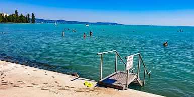 2021 nyarára megújulnak a strandok a Balatonnál