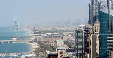 Vitrlázás az arab Dubajban