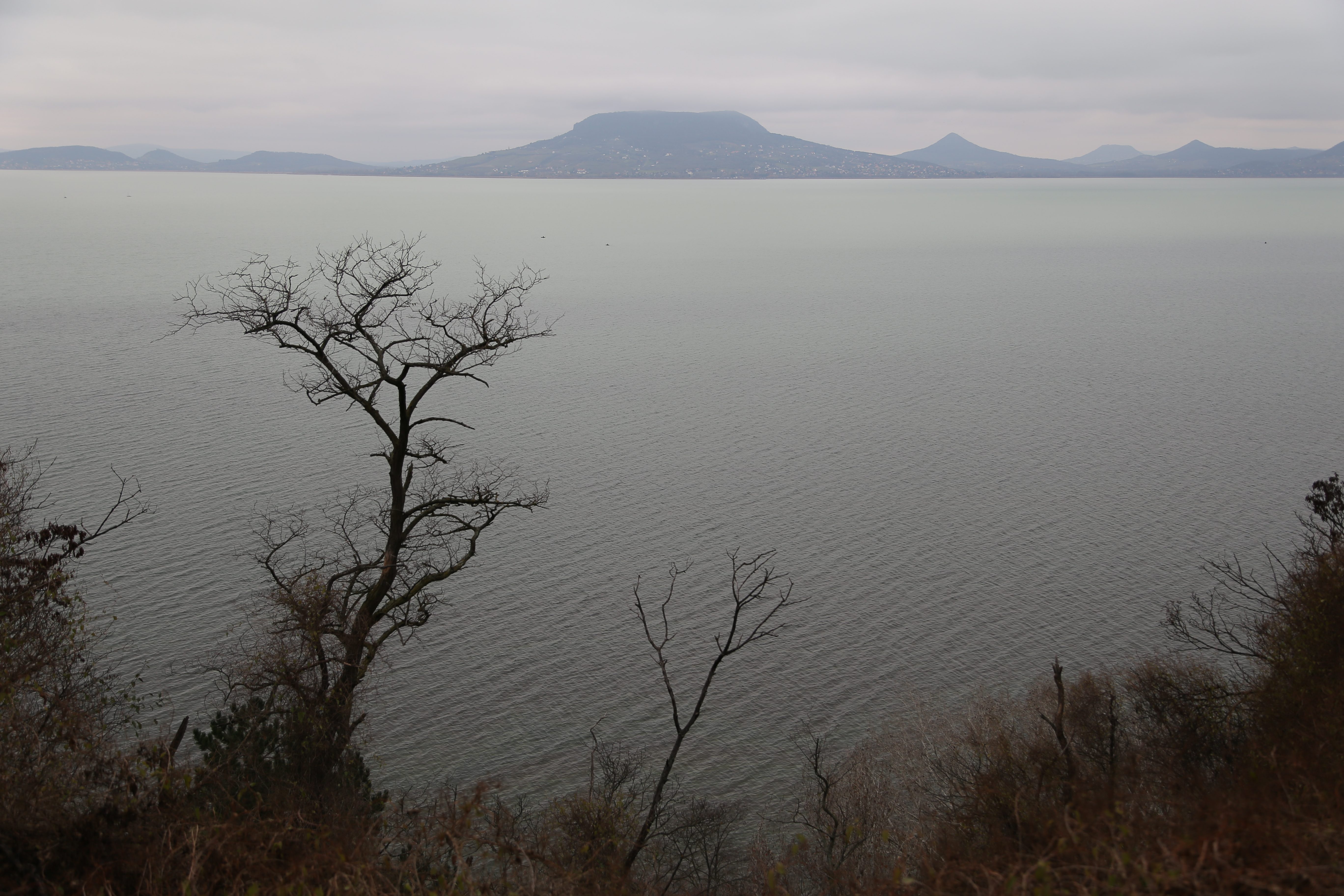 Téli Balatonfenyves szemközt a Badacsonnyal