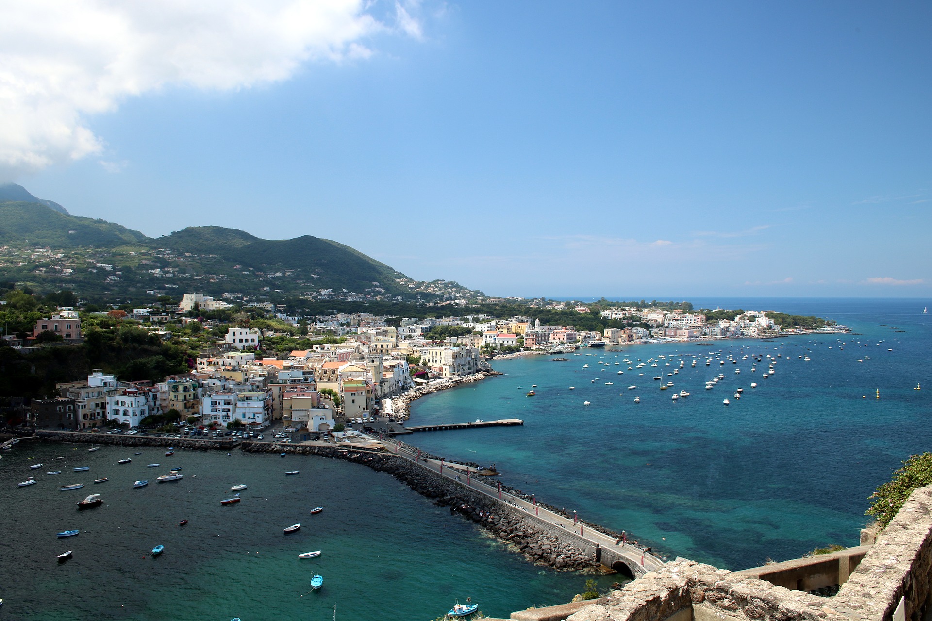 Eldugott helyek Olaszországban 2020: Ischia