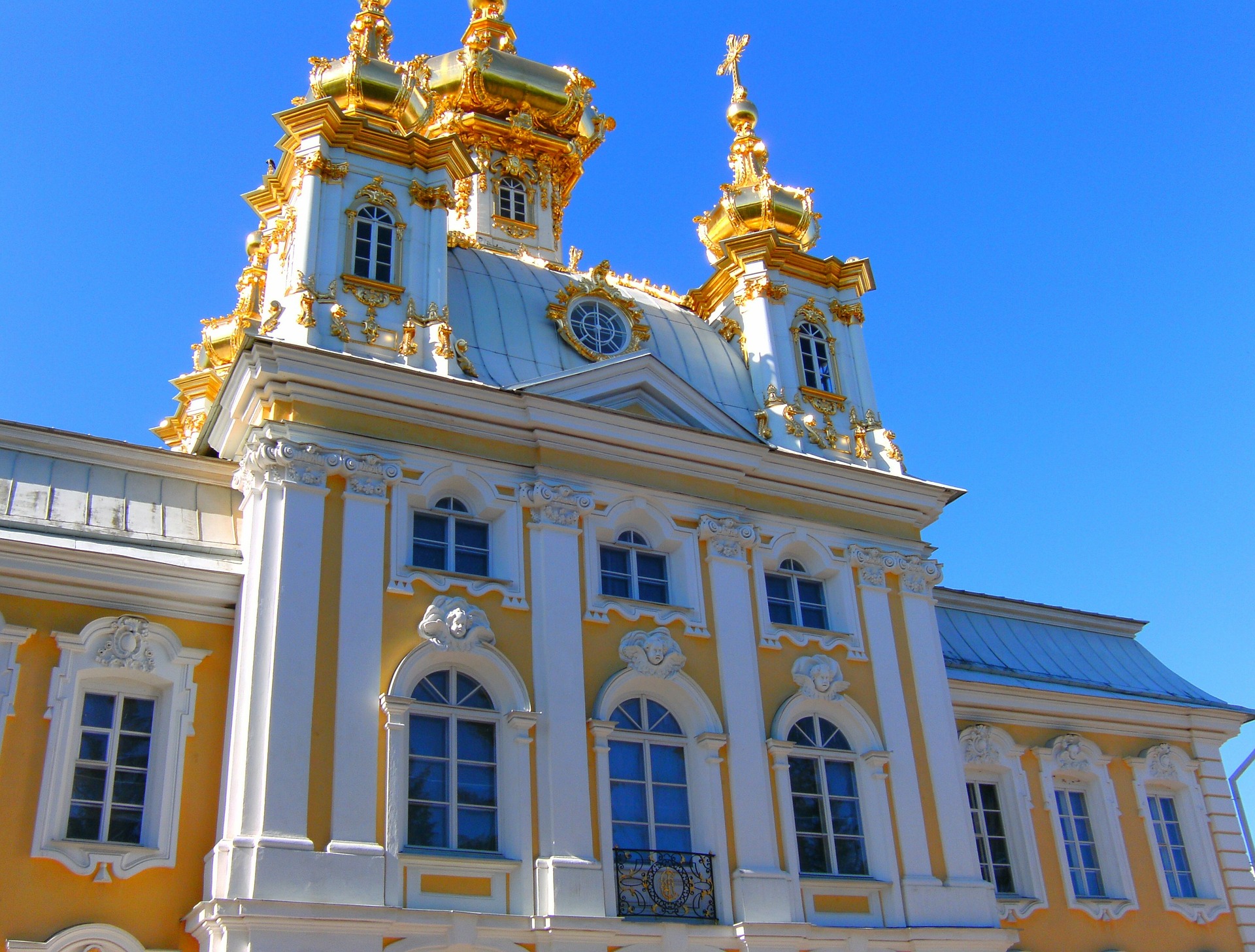 A világ 8 legkülönlegesebb palotája: Peterhof Palota – Szentpétervár, Oroszország